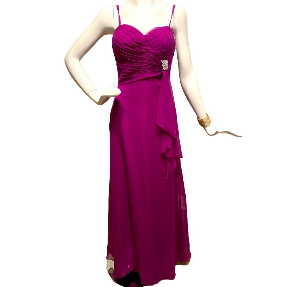 DaVinci | Size 12 | Purple long dress | Prom | Gala | Wedding | Evening Gown - Picture 3 of 10